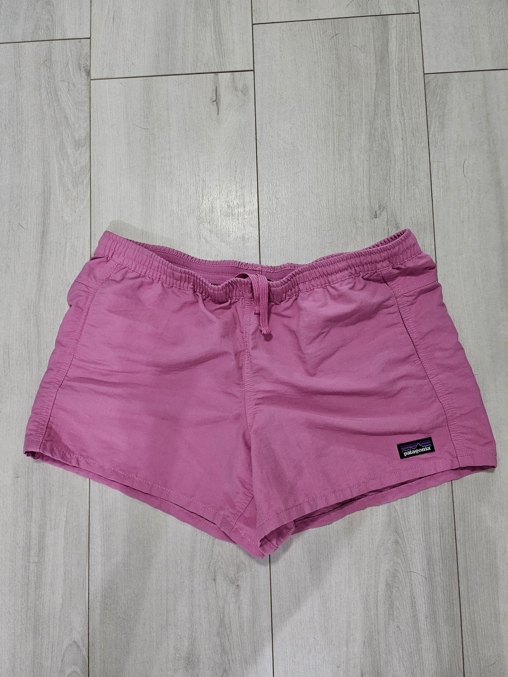 🏕 Patagonia GIRLS XXL / Women's Medium Pink Barely Baggies 🏕